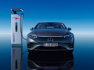 mercedes benz lead in intelligence features hotspot charging